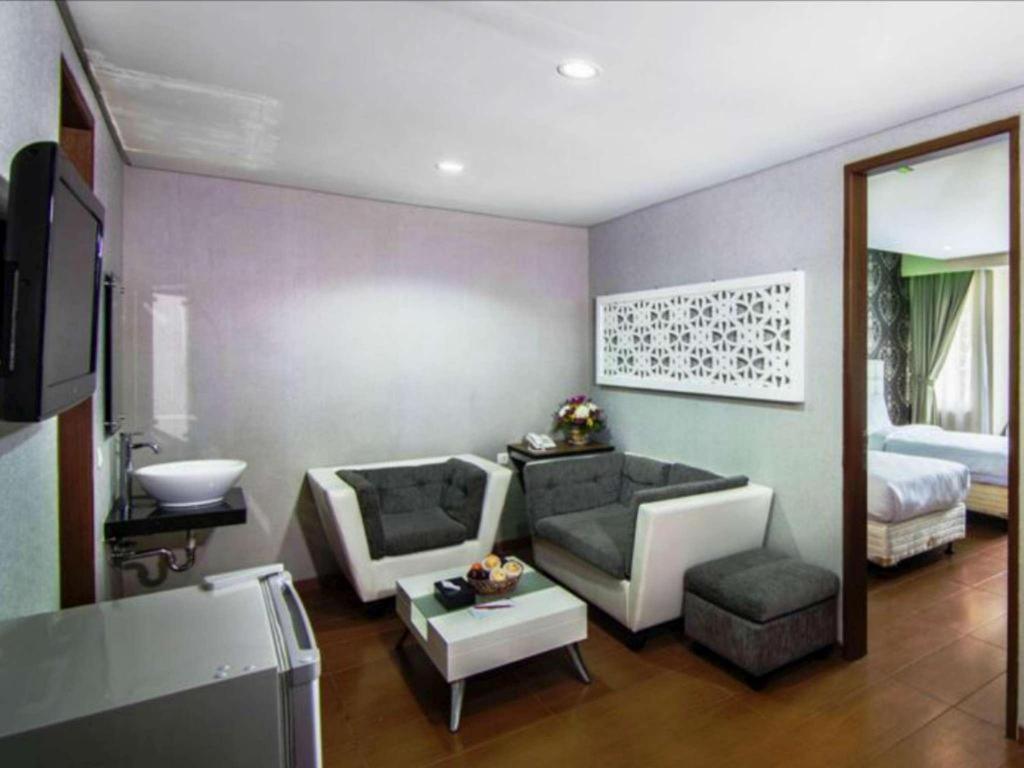 The Rizen Hotel Кисаруа Екстериор снимка