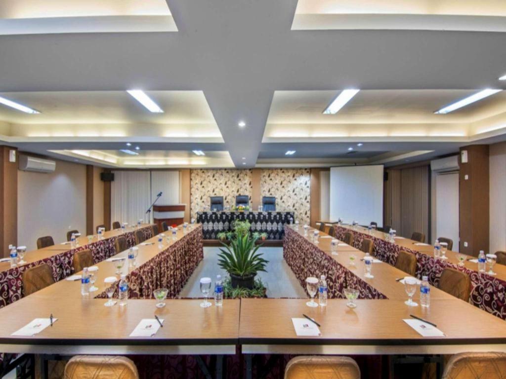 The Rizen Hotel Кисаруа Екстериор снимка
