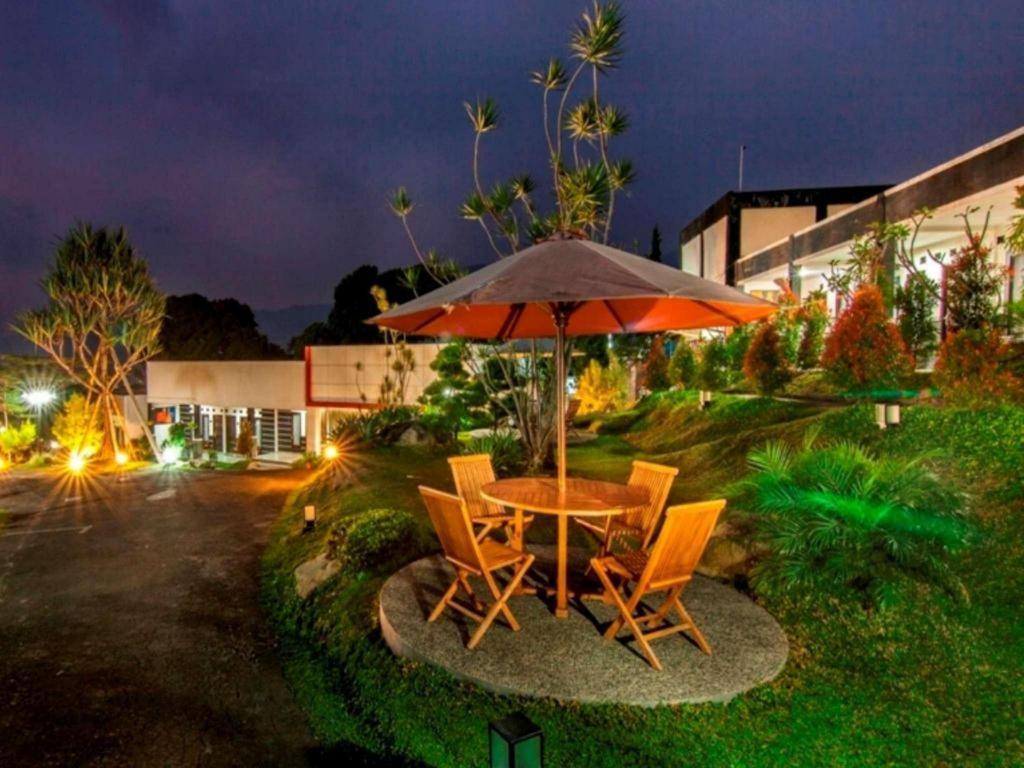 The Rizen Hotel Кисаруа Екстериор снимка