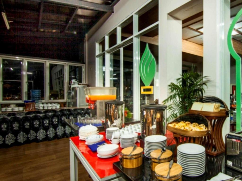 The Rizen Hotel Кисаруа Екстериор снимка