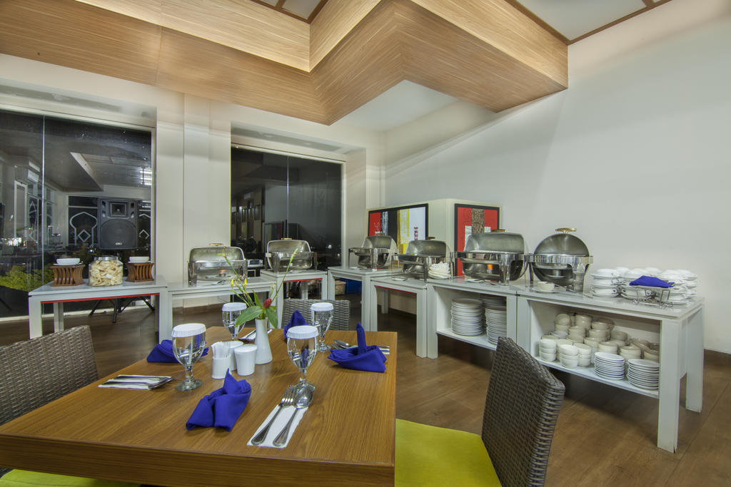 The Rizen Hotel Кисаруа Екстериор снимка