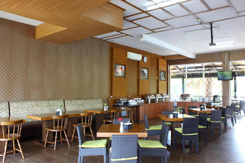 The Rizen Hotel Кисаруа Екстериор снимка